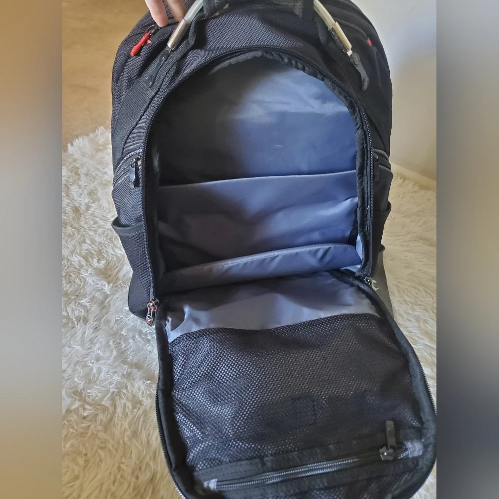 Swiss Gear Wenger Synergy Backpack Laptop Business Black & Gray 16